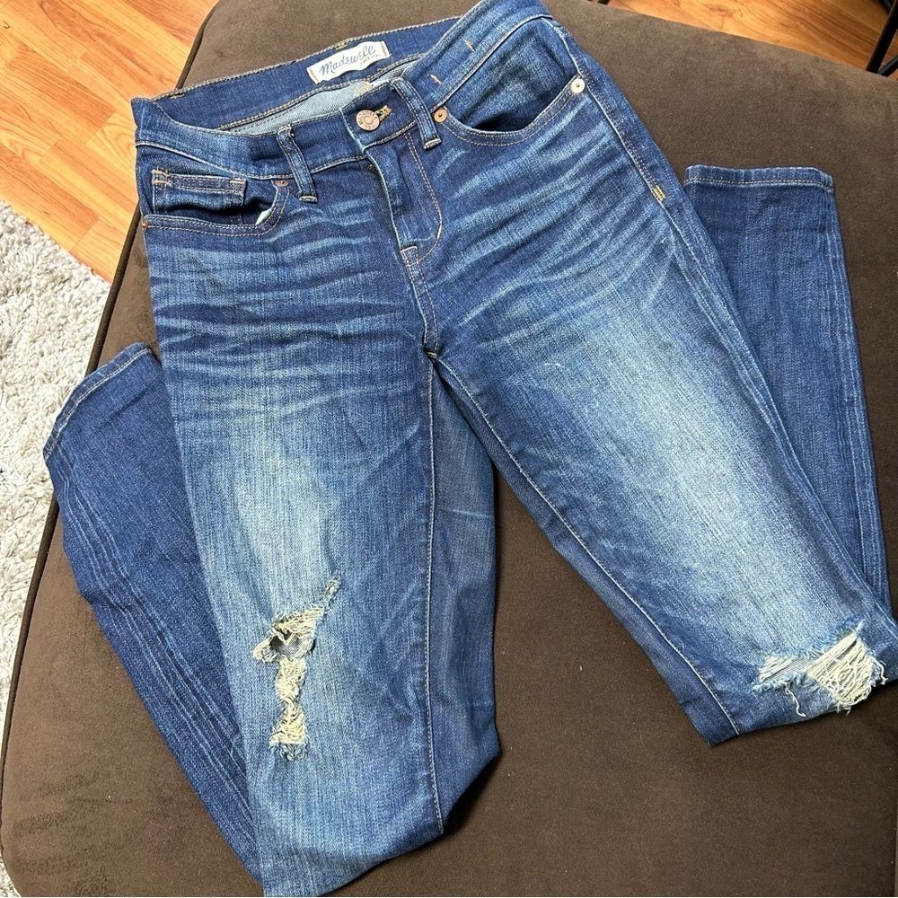 Madewell Skinny Skinny blue jeans size 24 distressed stretchy